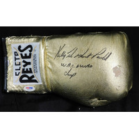 Kelly The Ghost Pavlik Boxer Signed Reyes Gold Boxing Glove PSA Authenticated