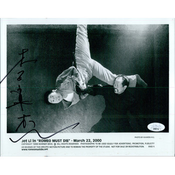 Jet Li Romeo Must Die Actor Signed 8x10 Glossy Promo Photo JSA Authenticated Jet Li Romeo Must Die Actor Signed 8x10 Glossy Promo Photo JSA Authenticated