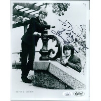 Gordon Waller Guitarist Singer Signed 8x10 Glossy Photo JSA Authenticated Gordon Waller Guitarist Singer Signed 8x10 Glossy Photo JSA Authenticated