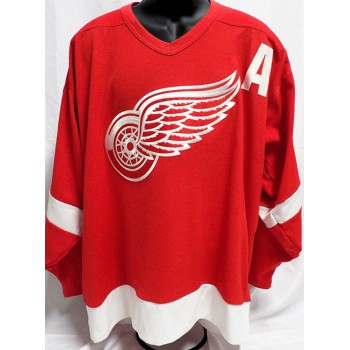 Nicklas Lidstrom Detroit Red Wings Signed CCM Replica Jersey JSA Authenticated