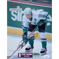Teemu Selanne Anaheim Ducks Signed 8.5x11 Cardstock Promo Photo JSA Authentic